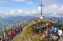 Bergmesse beim Gipfelkreuz